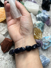 Load image into Gallery viewer, Healing crystal bracelets
